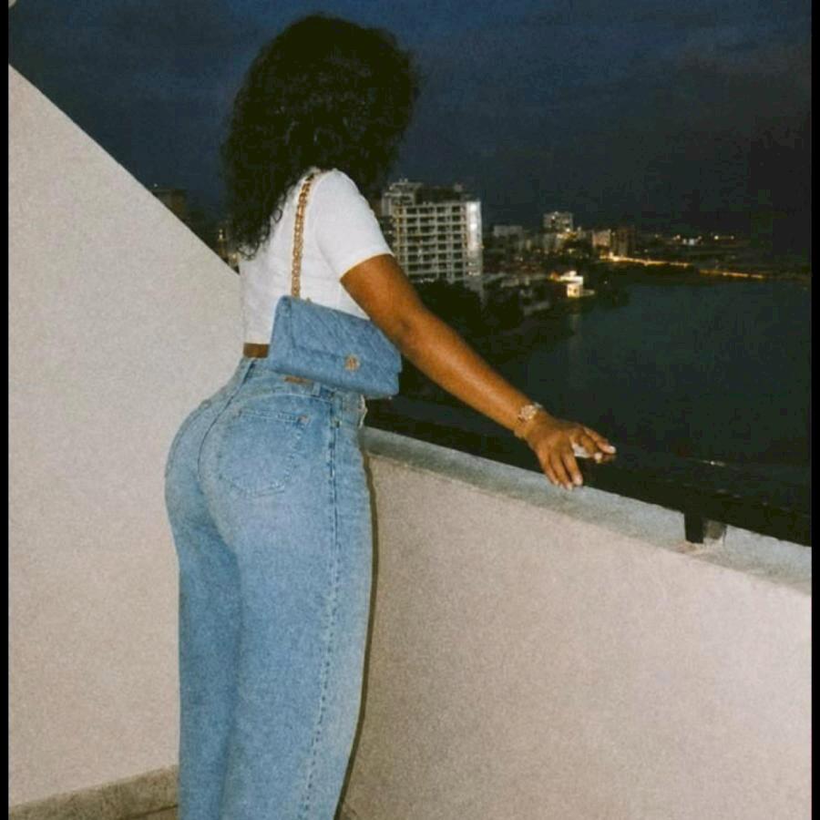 ch🍑c🍑late😈 BuzzCast profile