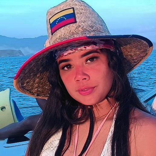𝒰༒laconejita🐇👯 BuzzCast profile