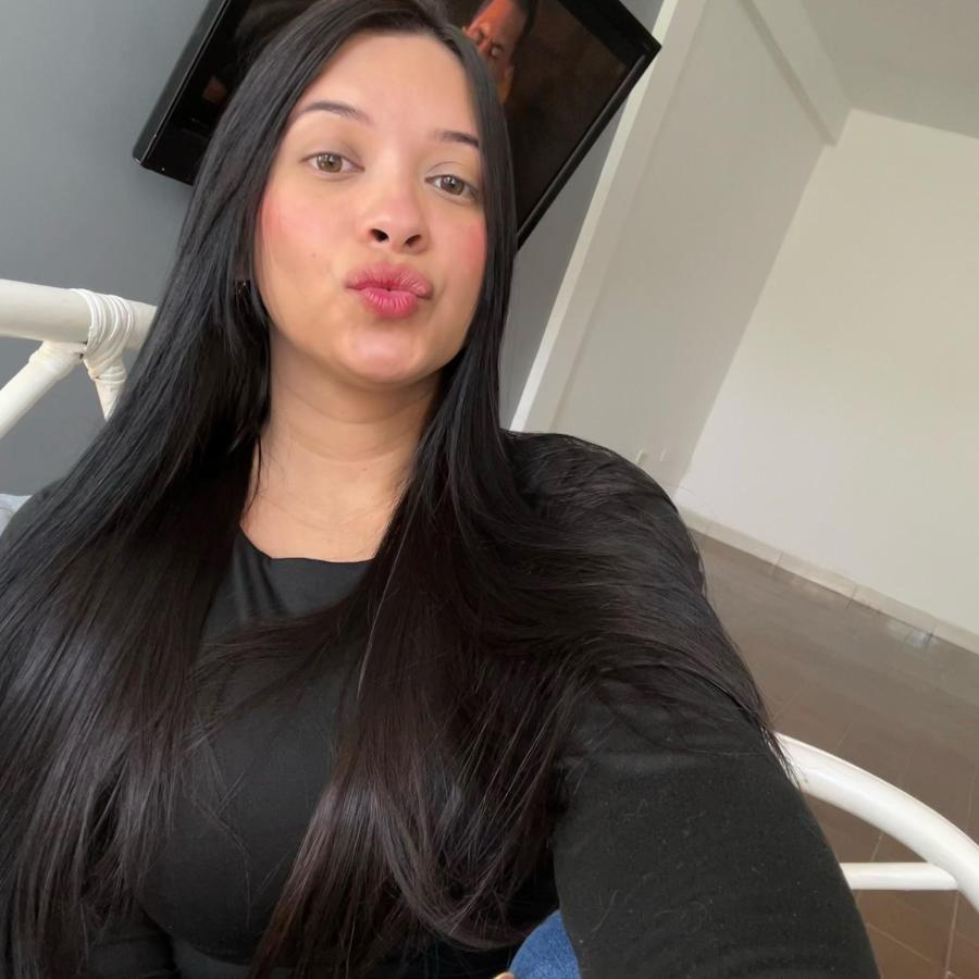 ↟ᎶℓAlejandra🐢✨ BuzzCast profile